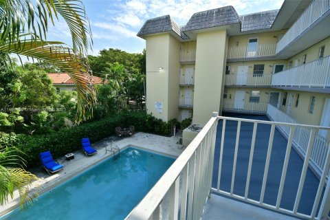 Condominio en venta en Coral Gables, Florida, 1 dormitorio, 55.74 m2 № 876283 - foto 18