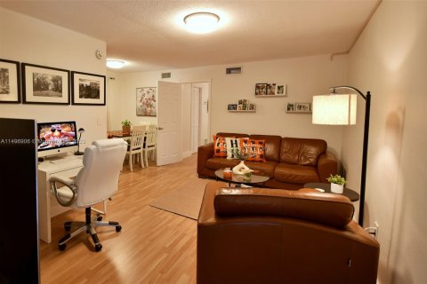Condominio en venta en Coral Gables, Florida, 1 dormitorio, 55.74 m2 № 876283 - foto 6