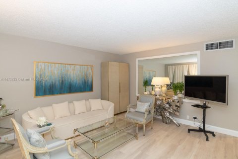 Condominio en venta en Fort Lauderdale, Florida, 2 dormitorios, 111.48 m2 № 1397736 - foto 1