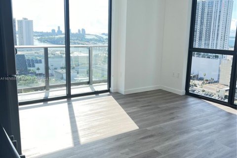 Apartamento en alquiler en Miami, Florida, 1 dormitorio № 1397685 - foto 6