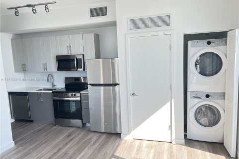 Apartamento en alquiler en Miami, Florida, 1 dormitorio № 1397685 - foto 5