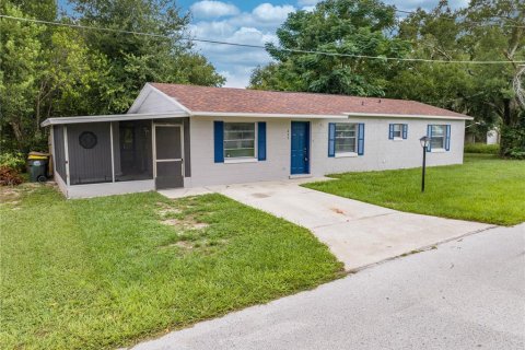 Casa en venta en Umatilla, Florida, 3 dormitorios, 118.17 m2 № 1366686 - foto 2