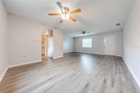 Casa en venta en Umatilla, Florida, 3 dormitorios, 118.17 m2 № 1366686 - foto 8