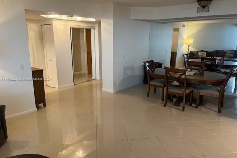 Condominio en venta en Aventura, Florida, 2 dormitorios, 110.27 m2 № 1321133 - foto 6