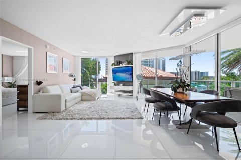 Copropriété à vendre à Sunny Isles Beach, Floride: 3 chambres, 138.61 m2 № 1321095 - photo 1