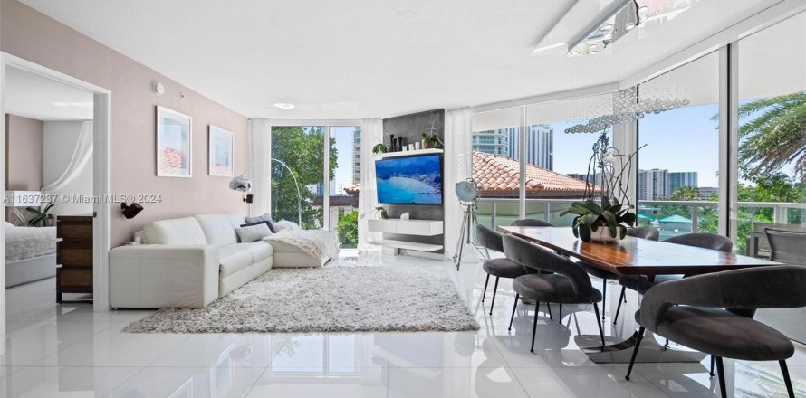 Condo à Sunny Isles Beach, Floride, 3 chambres  № 1321095