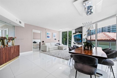 Condominio en venta en Sunny Isles Beach, Florida, 3 dormitorios, 138.61 m2 № 1321095 - foto 6