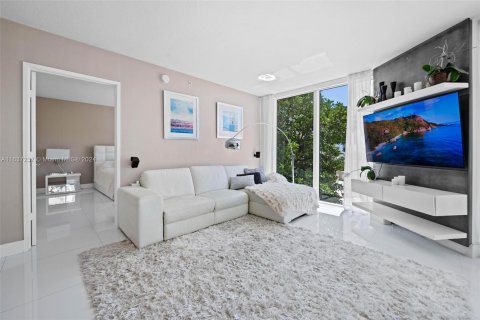 Condominio en venta en Sunny Isles Beach, Florida, 3 dormitorios, 138.61 m2 № 1321095 - foto 10