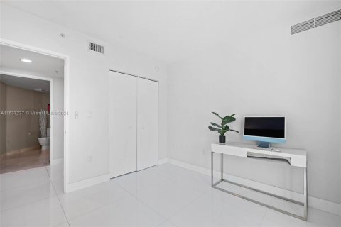 Condo in Sunny Isles Beach, Florida, 3 bedrooms  № 1321095 - photo 21