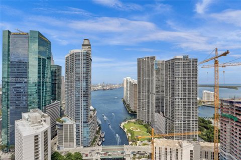 Condominio en venta en Miami, Florida, 3 dormitorios, 130.99 m2 № 1321094 - foto 30