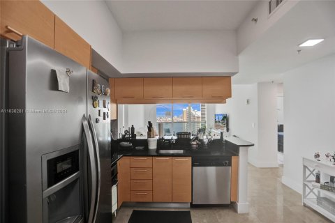 Condo in Miami, Florida, 3 bedrooms  № 1321094 - photo 4