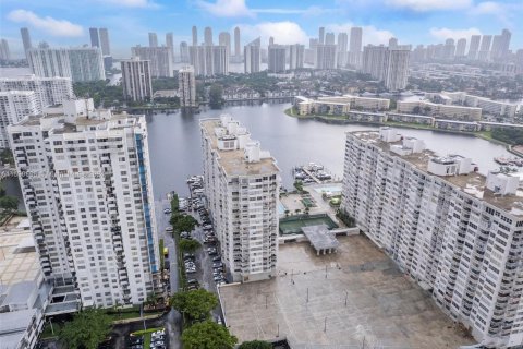 Condo in Aventura, Florida, 2 bedrooms  № 1315716 - photo 2