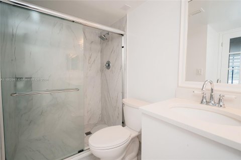 Condo in Aventura, Florida, 2 bedrooms  № 1372444 - photo 21