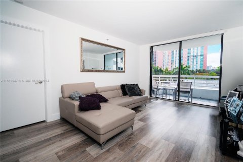 Condo in Aventura, Florida, 2 bedrooms  № 1372444 - photo 6