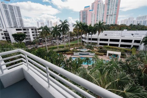 Condominio en venta en Aventura, Florida, 2 dormitorios, 91.97 m2 № 1372444 - foto 14