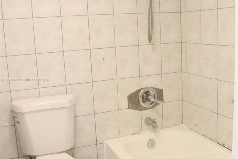 Condo in Sunny Isles Beach, Florida, 1 bedroom  № 1372443 - photo 11