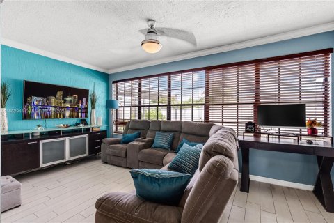 Villa ou maison à vendre à Pembroke Pines, Floride: 3 chambres, 139.82 m2 № 1372442 - photo 12