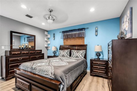 Villa ou maison à vendre à Pembroke Pines, Floride: 3 chambres, 139.82 m2 № 1372442 - photo 15