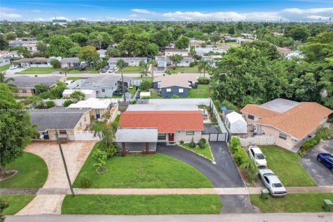 Villa ou maison à vendre à Pembroke Pines, Floride: 3 chambres, 139.82 m2 № 1372442 - photo 3