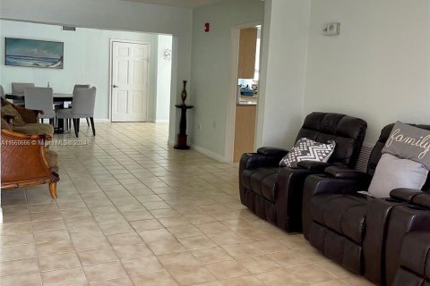 Immobilier commercial à vendre à Miami, Floride № 1366981 - photo 6