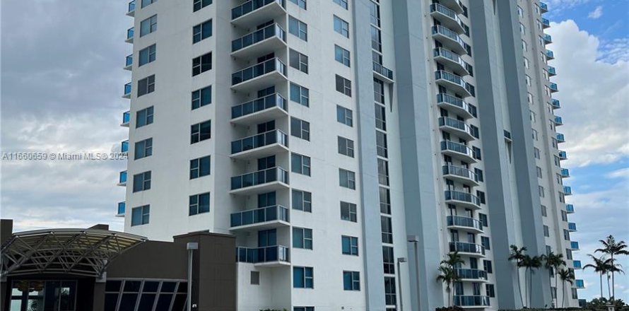 Condo in Sunrise, Florida, 2 bedrooms  № 1366978