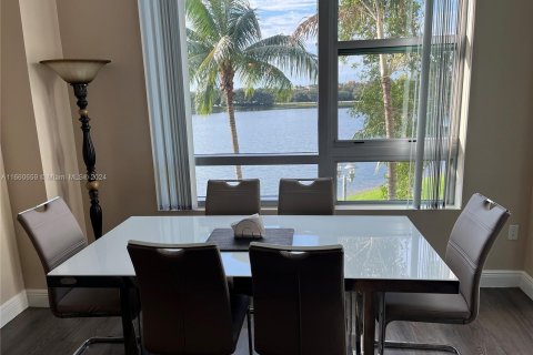 Condo in Sunrise, Florida, 2 bedrooms  № 1366978 - photo 5