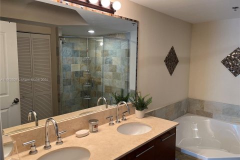 Condo in Sunrise, Florida, 2 bedrooms  № 1366978 - photo 10