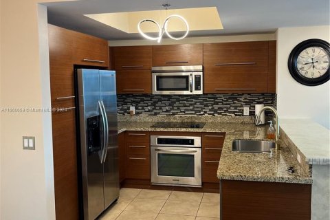 Condo in Sunrise, Florida, 2 bedrooms  № 1366978 - photo 6