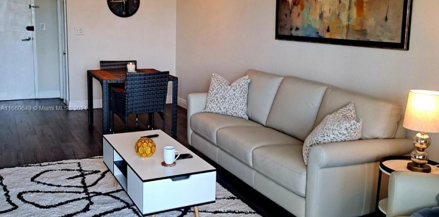 Condo in Fort Lauderdale, Florida, 1 bedroom  № 1366976