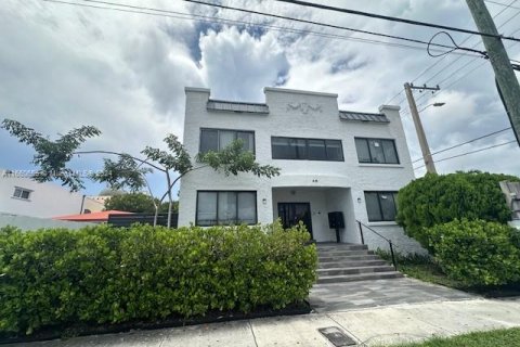 Propiedad comercial en venta en Miami, Florida № 1366979 - foto 2