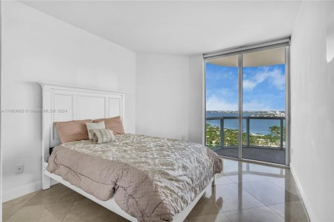 Condo in Miami Beach, Florida, 2 bedrooms  № 1366980 - photo 21