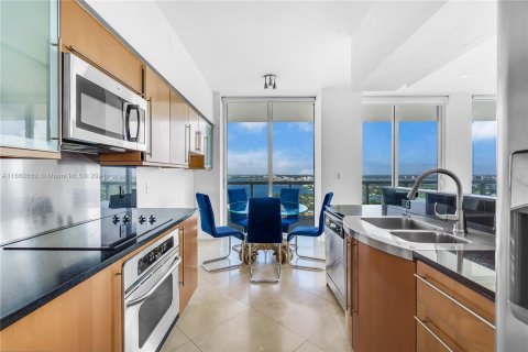 Condominio en alquiler en Miami Beach, Florida, 2 dormitorios, 122.82 m2 № 1366980 - foto 16