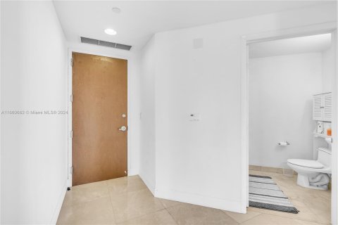 Copropriété à louer à Miami Beach, Floride: 2 chambres, 122.82 m2 № 1366980 - photo 20