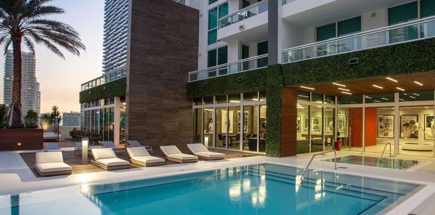 Apartment in THE BOND AT BRICKELL in Miami, Florida 3 bedrooms, 148 sq.m. № 63542
