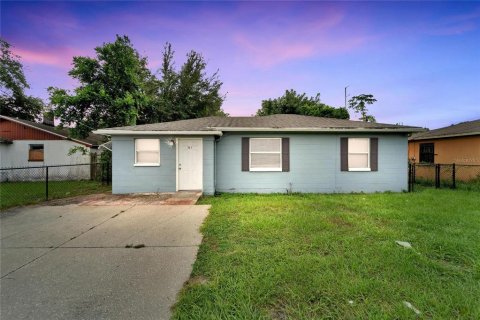 House in Tampa, Florida 3 bedrooms, 84.73 sq.m. № 1371019 - photo 1