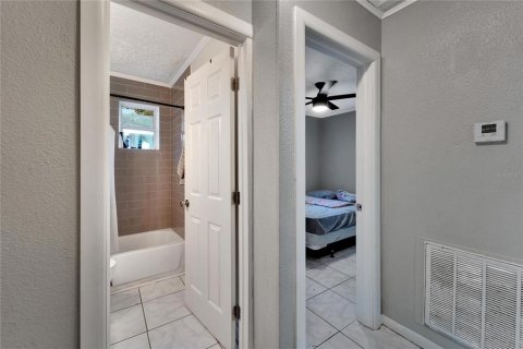 Villa ou maison à vendre à Tampa, Floride: 3 chambres, 84.73 m2 № 1371019 - photo 17