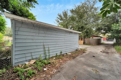 House in Tampa, Florida 3 bedrooms, 84.73 sq.m. № 1371019 - photo 25