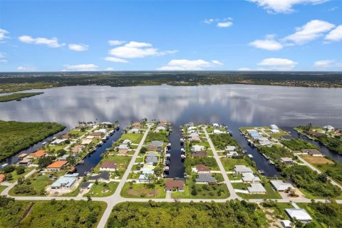 Casa en venta en Port Charlotte, Florida, 3 dormitorios, 200.11 m2 № 1371020 - foto 4