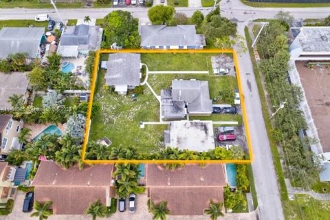 Commercial property in Oakland Park, Florida 1623.47 sq.m. № 676674 - photo 7