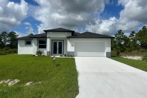 House in Lehigh Acres, Florida 3 bedrooms, 152.17 sq.m. № 1401089 - photo 3