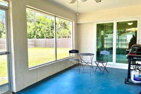 House in Port Charlotte, Florida 2 bedrooms, 120.96 sq.m. № 1245959 - photo 18