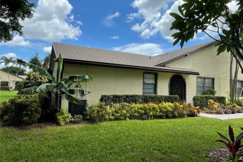 House in Boca Raton, Florida 2 bedrooms, 147.34 sq.m. № 1311140 - photo 2