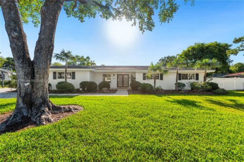 Villa ou maison à vendre à Pinecrest, Floride: 3 chambres, 173.82 m2 № 1155112 - photo 1