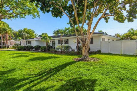 House in Pinecrest, Florida 3 bedrooms, 173.82 sq.m. № 1155112 - photo 6