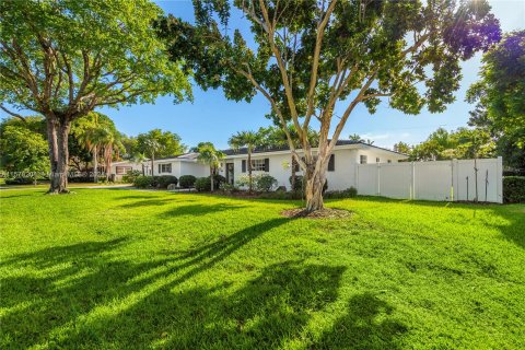 Villa ou maison à vendre à Pinecrest, Floride: 3 chambres, 173.82 m2 № 1155112 - photo 5