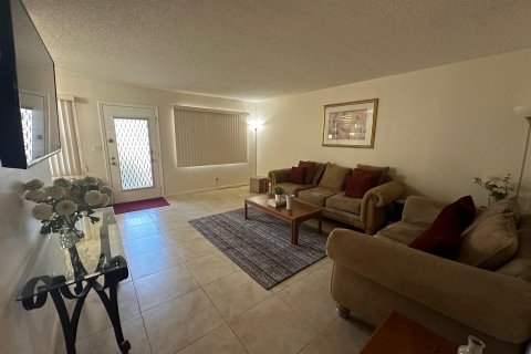 Condo in Coconut Creek, Florida, 2 bedrooms  № 1128005 - photo 8