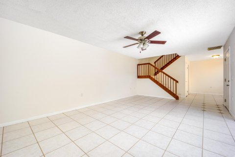 Adosado en venta en Palm City, Florida, 2 dormitorios, 114.83 m2 № 1146605 - foto 8