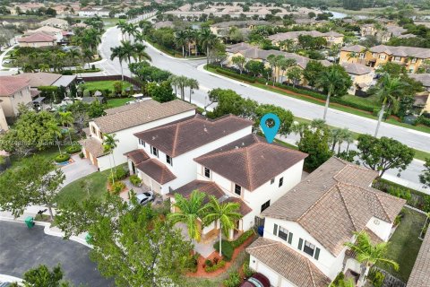 Villa ou maison à vendre à Cutler Bay, Floride: 4 chambres № 935771 - photo 25