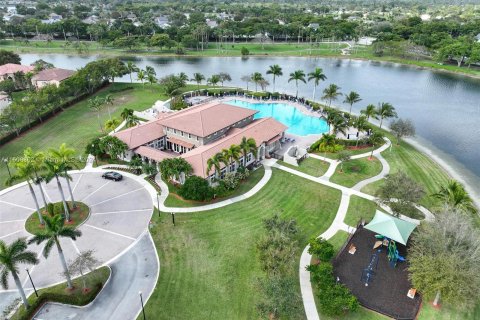 Villa ou maison à vendre à Cutler Bay, Floride: 4 chambres № 935771 - photo 27