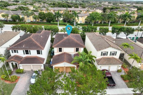 Villa ou maison à vendre à Cutler Bay, Floride: 4 chambres № 935771 - photo 24